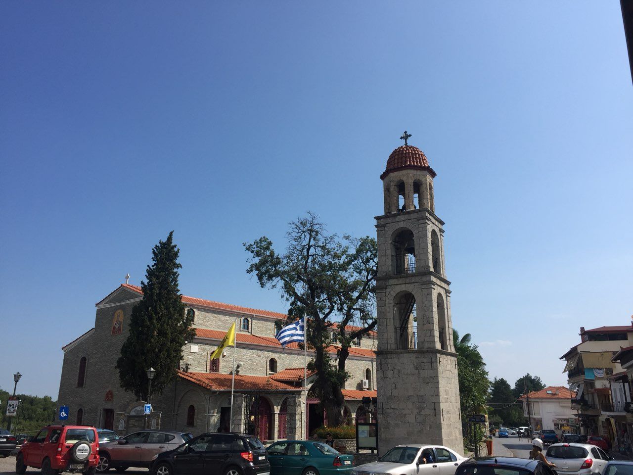 Відкриття фестивалю - конкурсу в центрі мальовничого містечка Литохоро