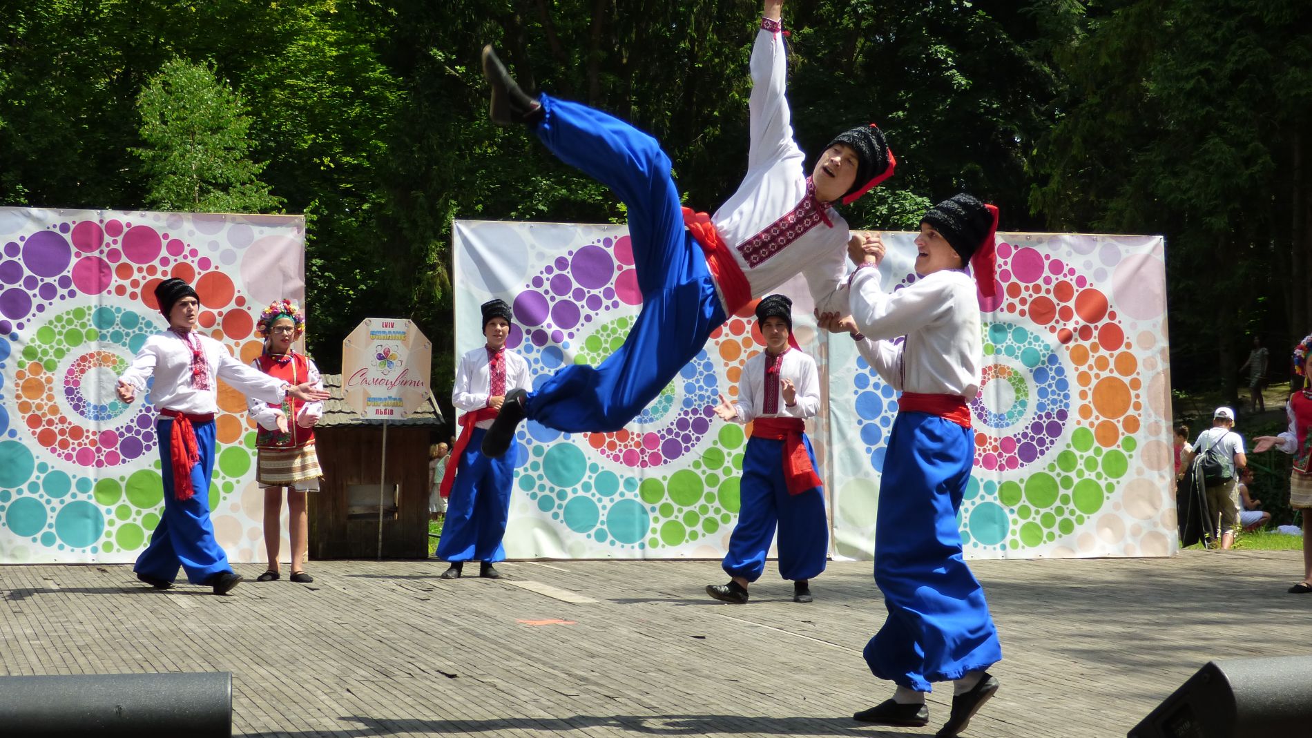 Флеш-моби, розважальні конкурси для учасників  Фестивалю
