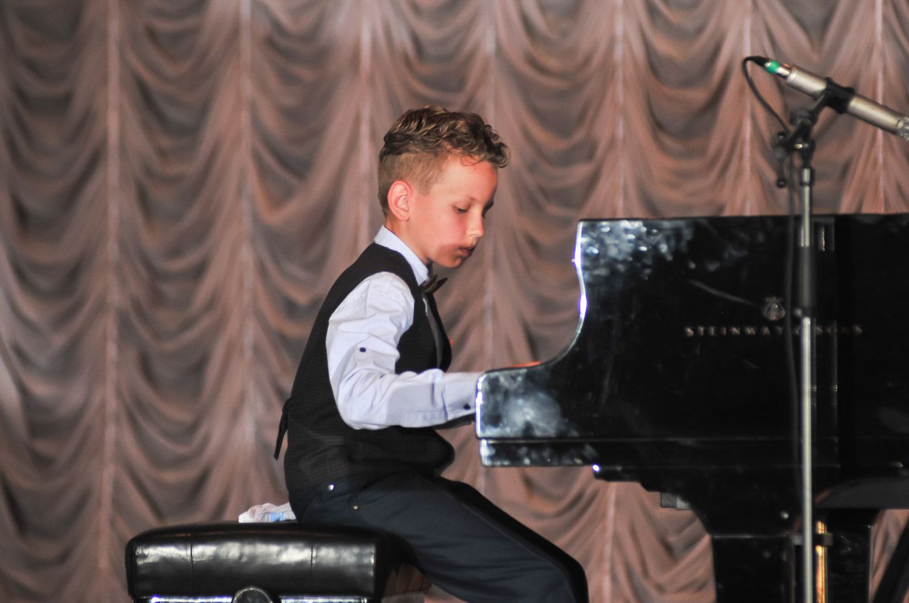 Konkurs na scenie Filharmonii Chmielnickiej