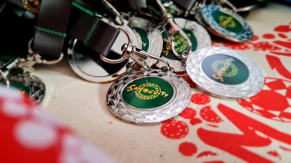 Подарунки, фестивальна атрибутика для всіх учасників