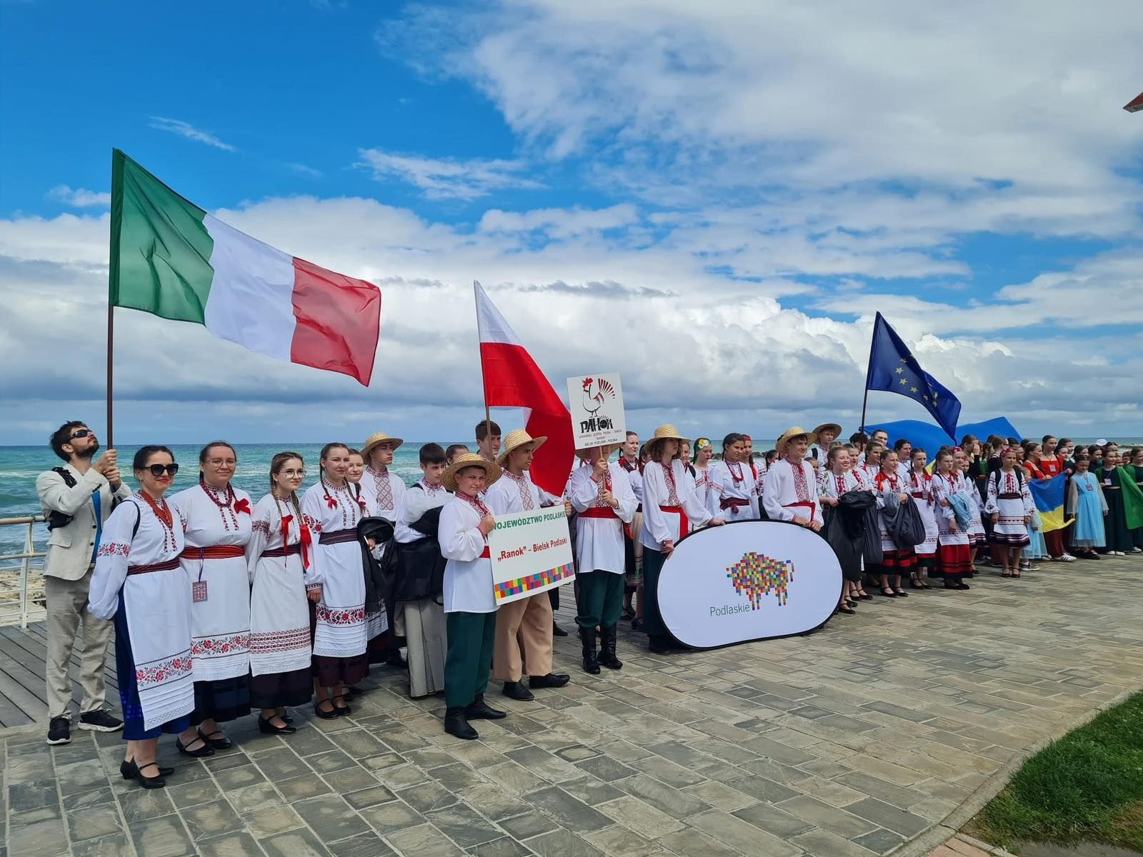 Учасники з багатьох країн