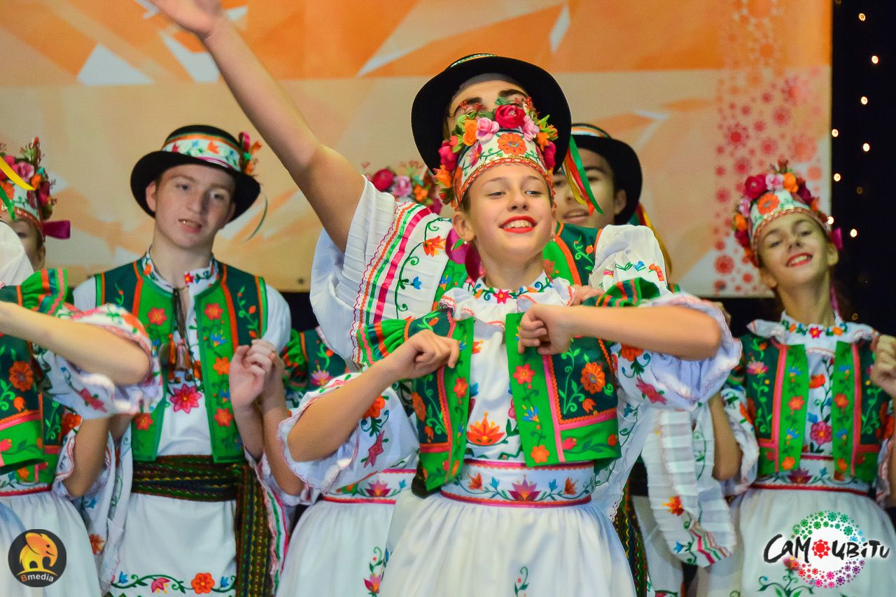 XXXII Всеукраїнський мистецький багатожанровий фестиваль-конкурс  «Самоцвіти»